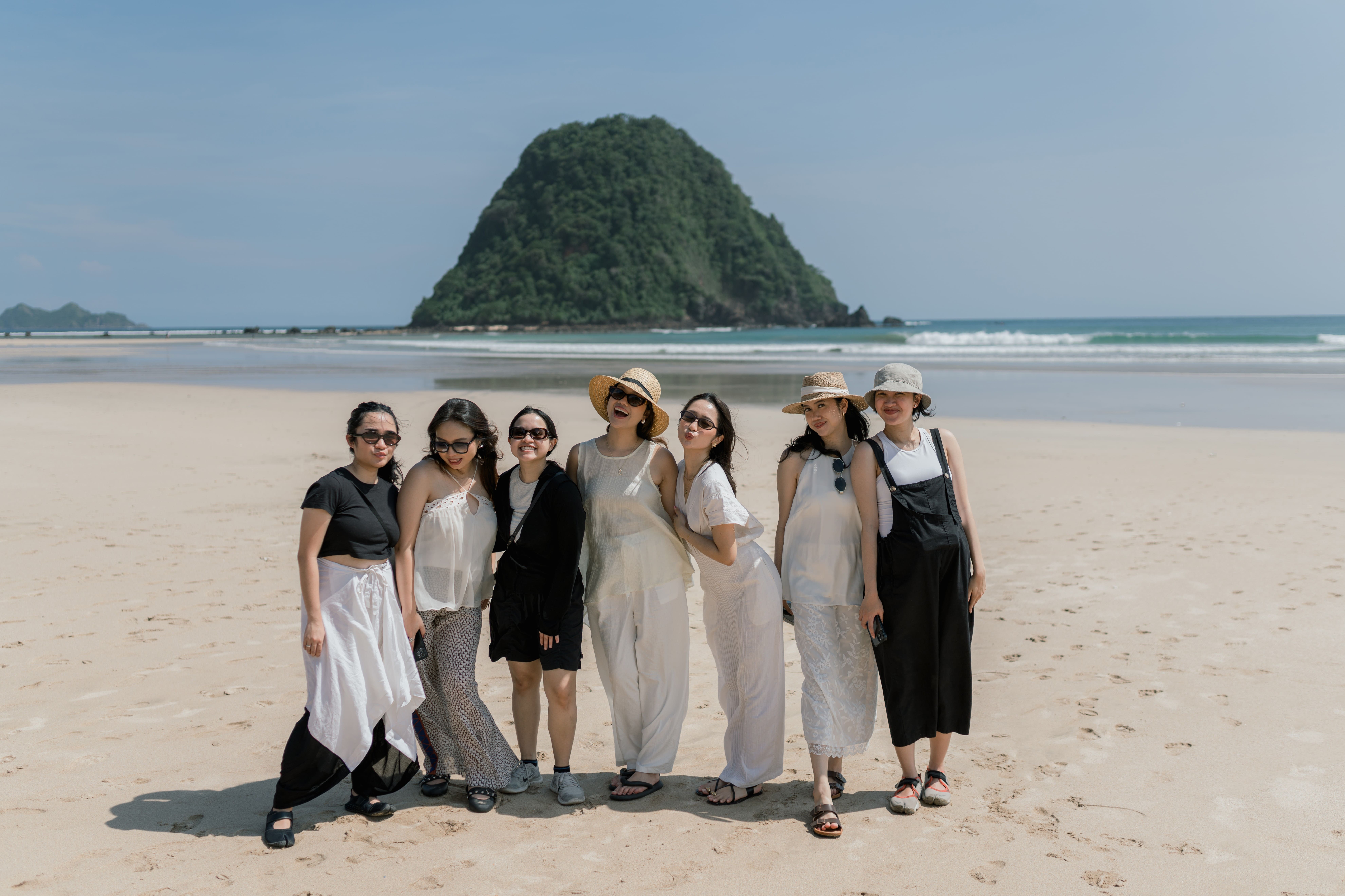 One Day Trip Opsi A- Djawatan – Taman Nasional Alas Purwo – Pulau Merah