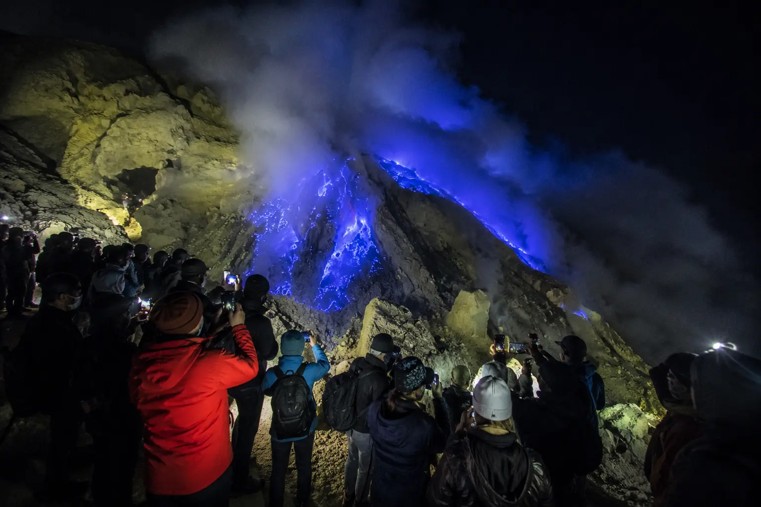 Private Trip 3D2N Opsi C – Djawatan, Pulau Bedil, Pulau Merah, Menjangan, Tabuhan, Kawah Ijen & City Tour