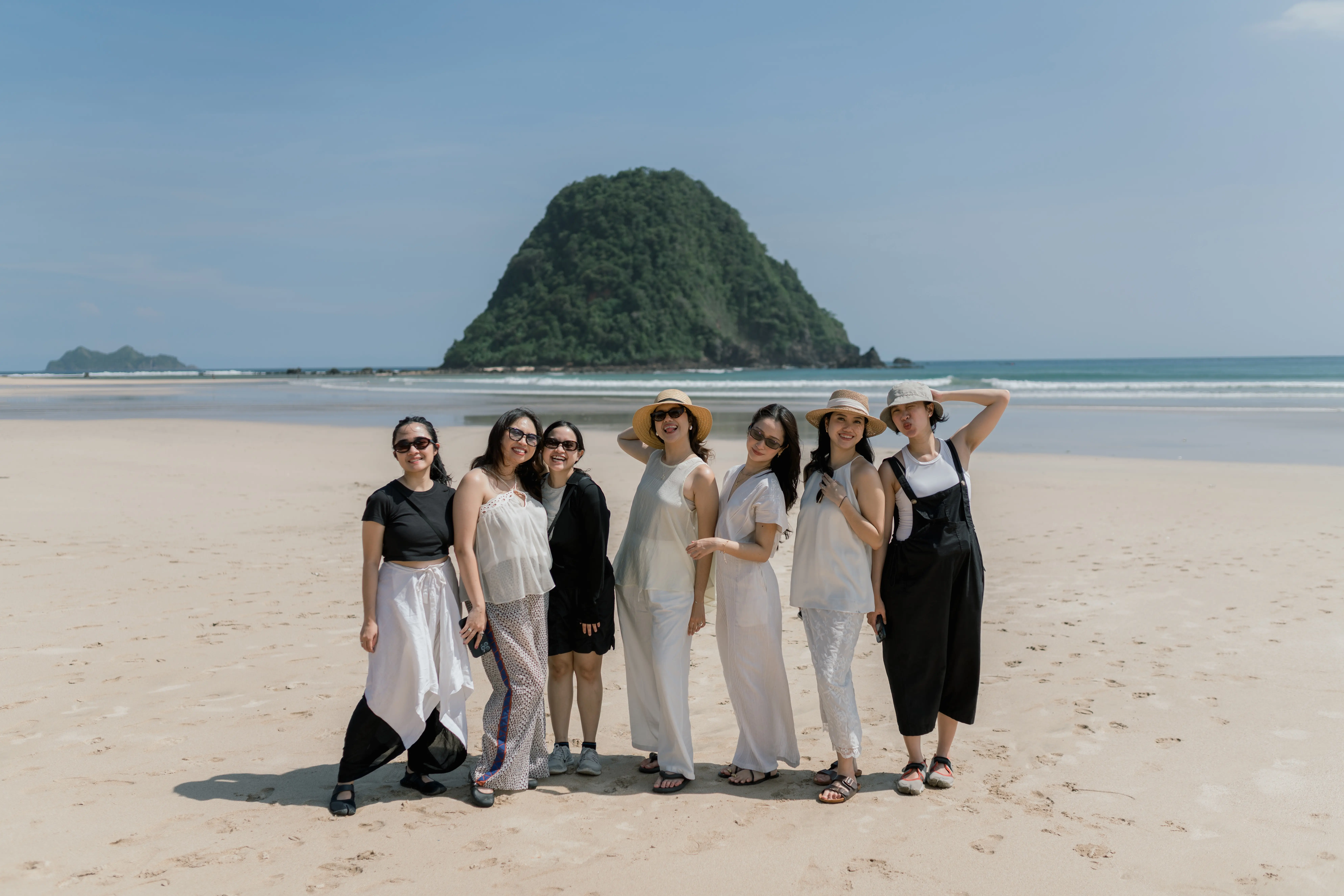 Private Trip 3D2N Opsi B – Djawatan, Pulau Bedil, Pulau Merah, Menjangan, Tabuhan, Baluran & Kawah Ijen